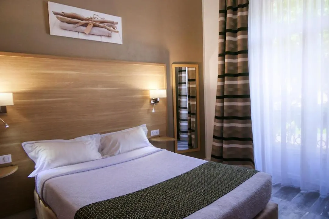 Hotel Univers Carpentras