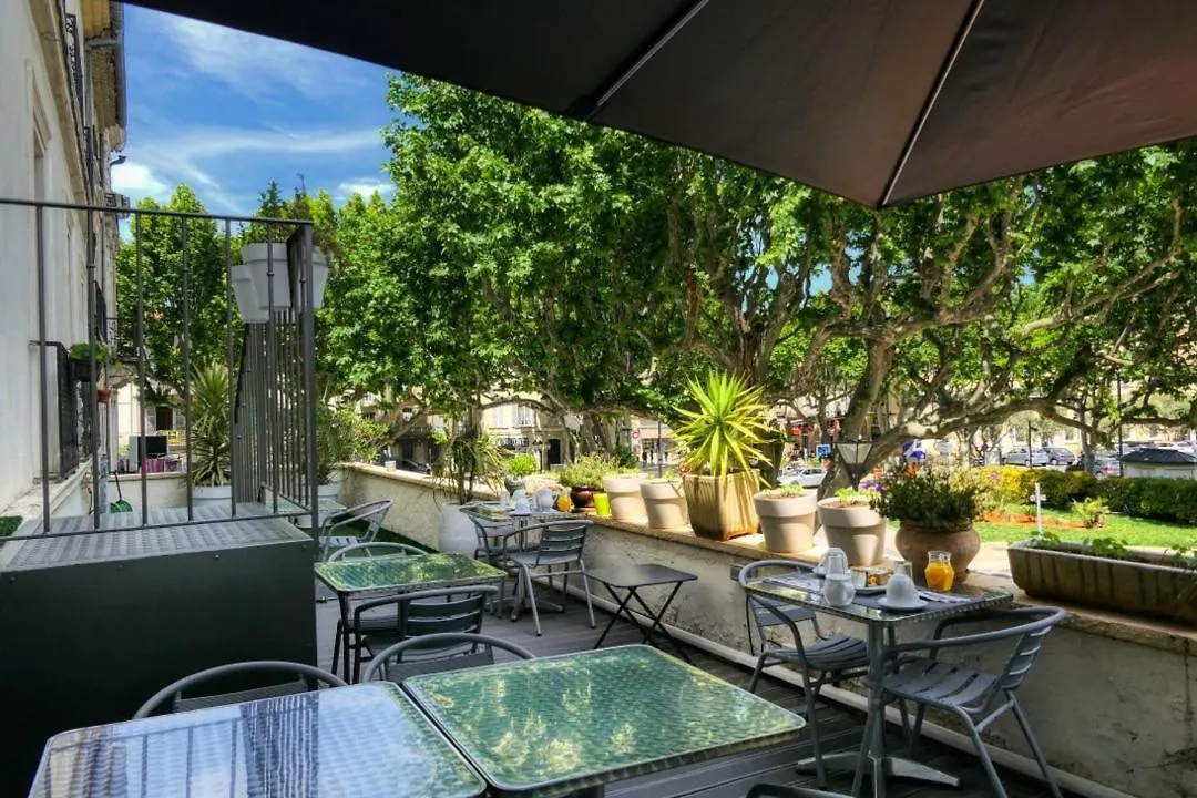 Hotel Univers Carpentras 2*,  France